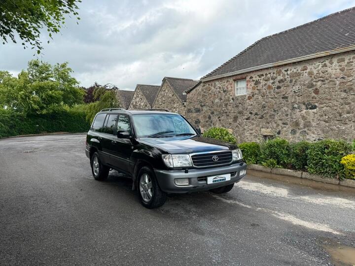Toyota Land Cruiser Amazon 4.2 TD VX 5dr (a/c, ABS, Sunroof) Toyota Land Cruiser Amazon 4.2 TD VX 5dr (a/c, ABS, Sunroof)