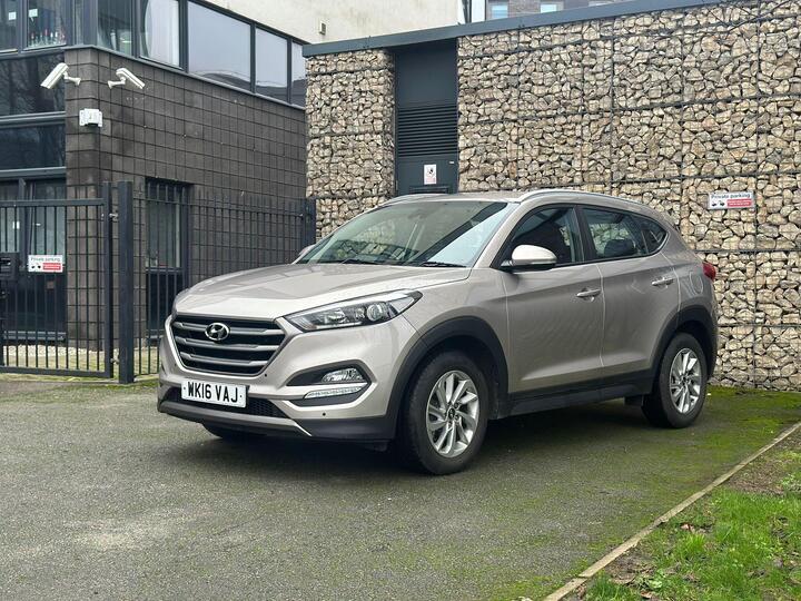 Hyundai TUCSON 1.7 CRDi Blue Drive SE Nav Euro 6 (s/s) 5dr