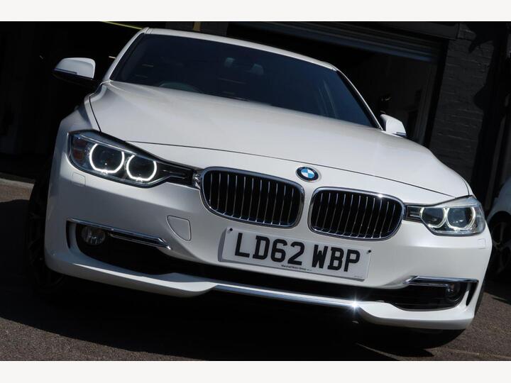 BMW 3 SERIES 2.0 320i Luxury Auto Euro 5 (s/s) 4dr