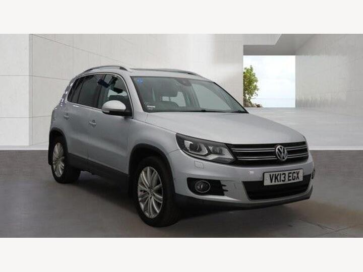 Volkswagen Tiguan 2.0 TDI BlueMotion Tech SE DSG 4WD Euro 5 (s/s) 5dr