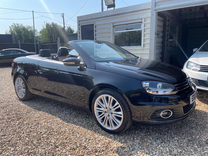 Volkswagen Eos 2.0 TDI BlueMotion Tech Exclusive Cabriolet Euro 5 (s/s) 2dr Volkswagen Eos 2.0 TDI BlueMotion Tech Exclusive Cabriolet Euro 5 (s/s) 2dr