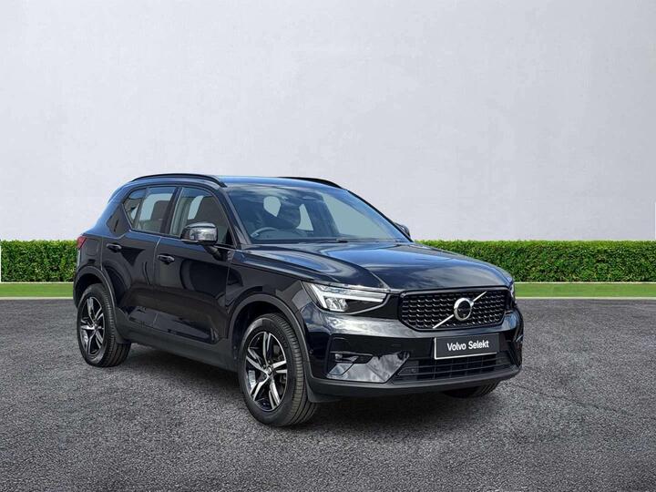 Volvo XC40 2.0 B3 MHEV Plus Dark DCT Auto Euro 6 (s/s) 5dr