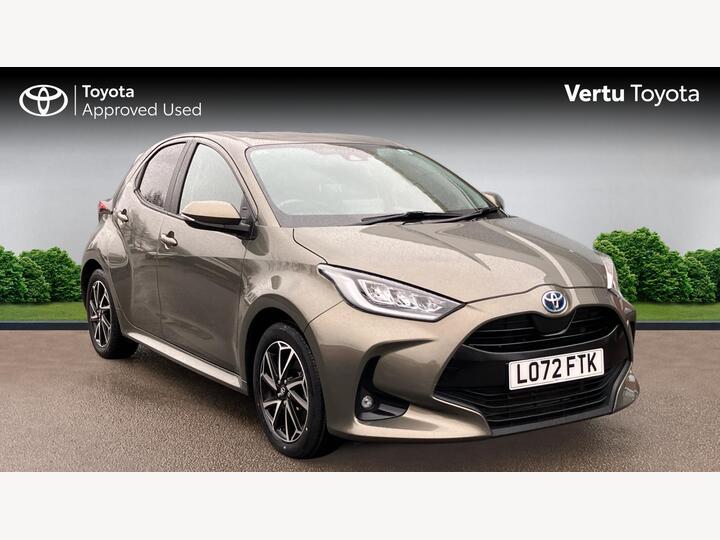 Toyota Yaris 1.5 VVT-h Design E-CVT Euro 6 (s/s) 5dr