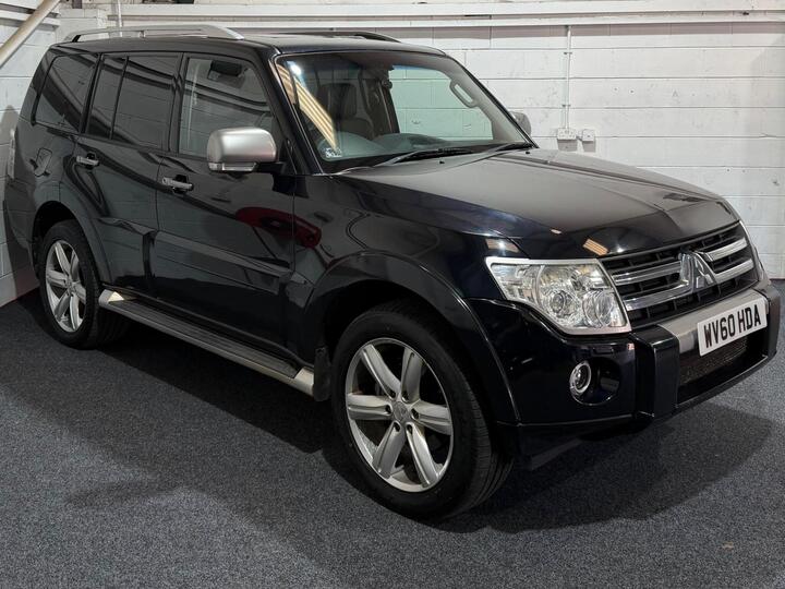 Mitsubishi Shogun 3.2 DI-DC Diamond Auto 4WD Euro 5 5dr LWB Mitsubishi Shogun 3.2 DI-DC Diamond Auto 4WD Euro 5 5dr LWB