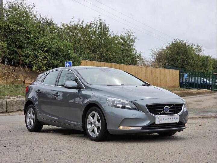 Volvo V40 2.0 D2 SE Nav Euro 6 (s/s) 5dr