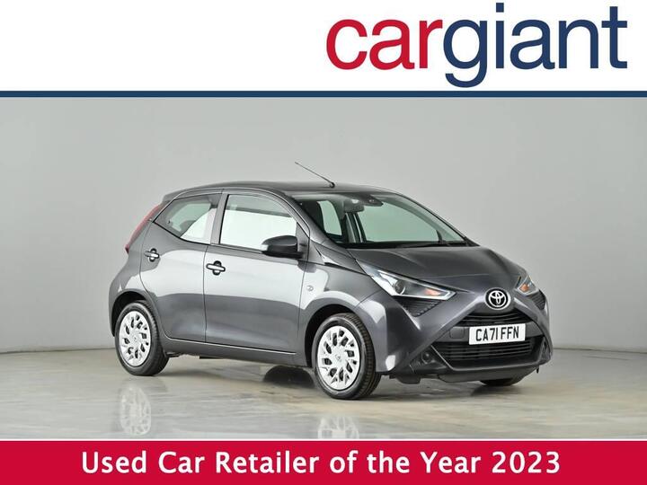 Toyota Aygo 1.0 VVT-i X-play X-shift Euro 6 5dr (Safety Sense)
