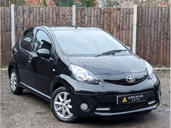 Toyota AYGO 1.0 VVT-i Mode Euro 5 5dr Toyota AYGO 1.0 VVT-i Mode Euro 5 5dr