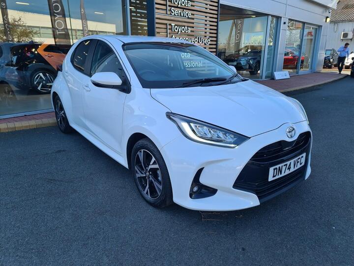 Toyota Yaris 1.5 VVT-h Design E-CVT Euro 6 (s/s) 5dr