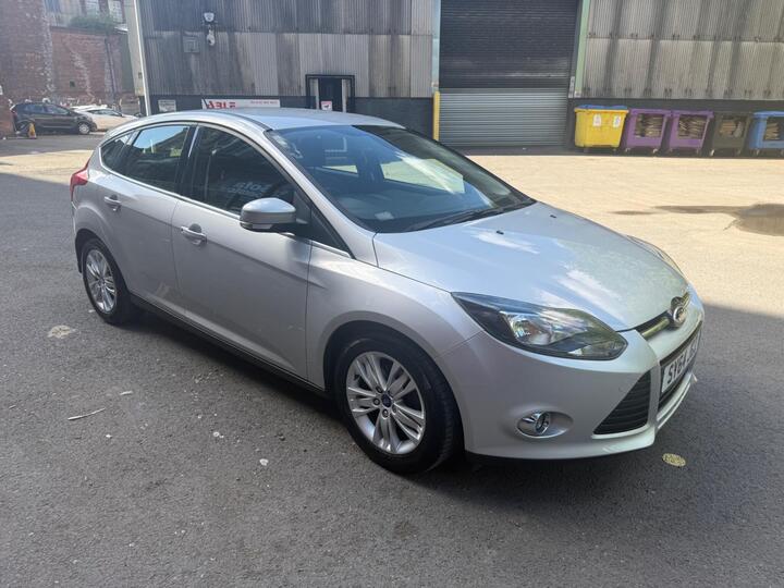 Ford Focus 1.0T EcoBoost Titanium Navigator Euro 5 (s/s) 5dr