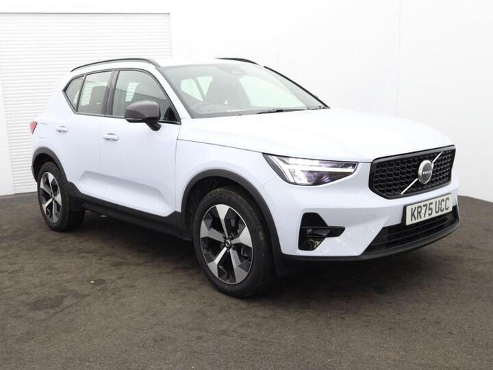 Volvo XC40 2.0 B4 MHEV Plus Dark DCT Auto Euro 6 (s/s) 5dr