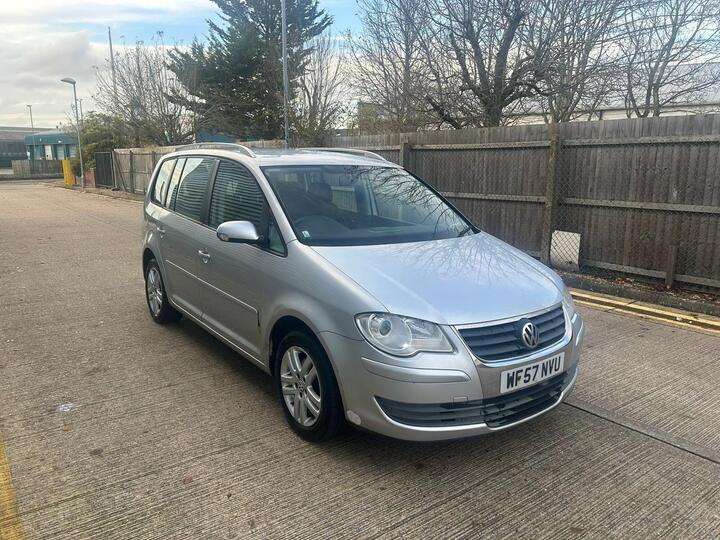 Volkswagen Touran 1.9 TDI SE 5dr (7 Seats) Volkswagen Touran 1.9 TDI SE 5dr (7 Seats)