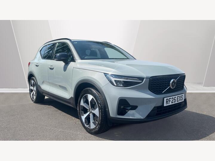 Volvo XC40 2.0 B4 MHEV Plus Dark DCT Auto Euro 6 (s/s) 5dr