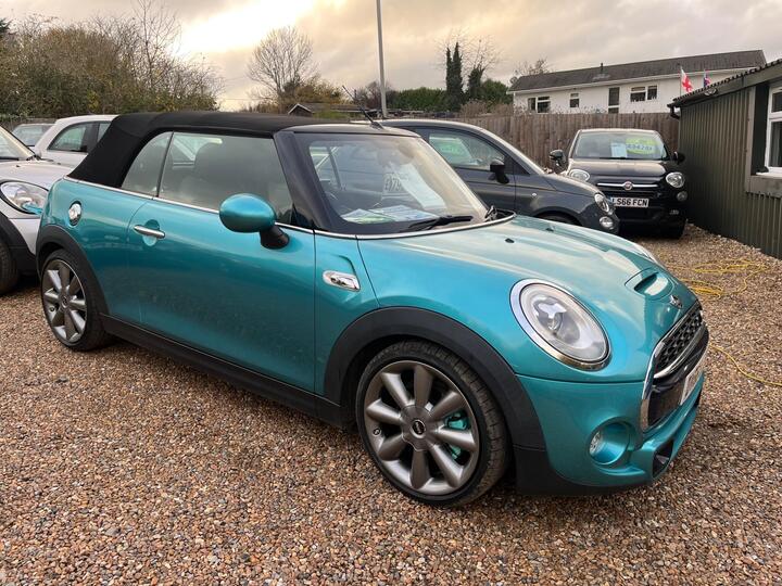 MINI Convertible 2.0 Cooper S Euro 6 (s/s) 2dr MINI Convertible 2.0 Cooper S Euro 6 (s/s) 2dr