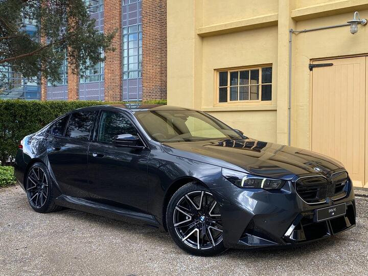 BMW M5 4.4 22.1kWh Steptronic XDrive Euro 6 (s/s) 4dr
