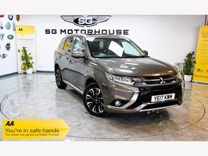 Mitsubishi OUTLANDER 2.0h 12kWh 4h CVT 4WD Euro 6 (s/s) 5dr Mitsubishi OUTLANDER 2.0h 12kWh 4h CVT 4WD Euro 6 (s/s) 5dr