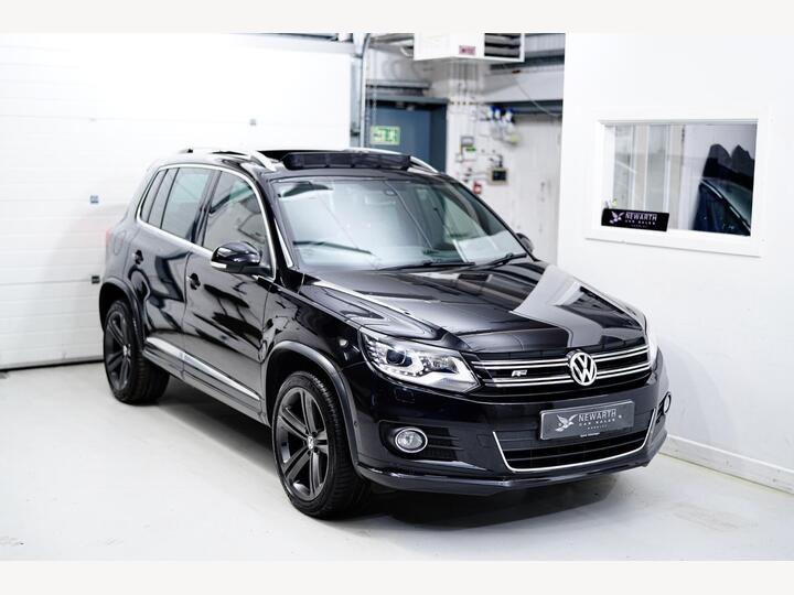 Volkswagen Tiguan 2.0 TDI BlueMotion Tech R-Line DSG 4WD Euro 5 (s/s) 5dr Volkswagen Tiguan 2.0 TDI BlueMotion Tech R-Line DSG 4WD Euro 5 (s/s) 5dr