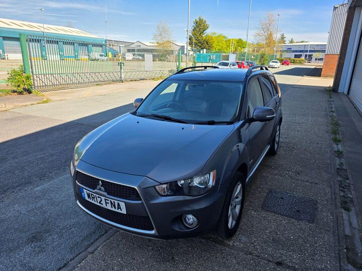 Mitsubishi Outlander 2.2 DI-D GX3 4WD Euro 5 5dr Mitsubishi Outlander 2.2 DI-D GX3 4WD Euro 5 5dr