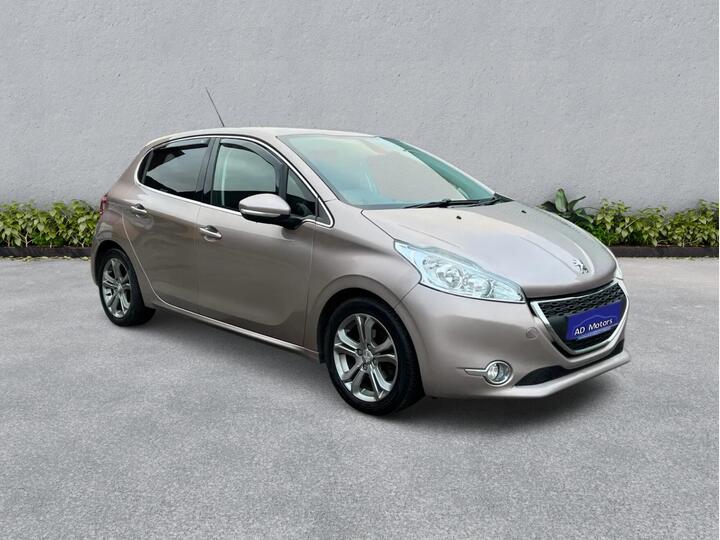 Peugeot 208 1.2 VTi PureTech Allure Euro 5 5dr