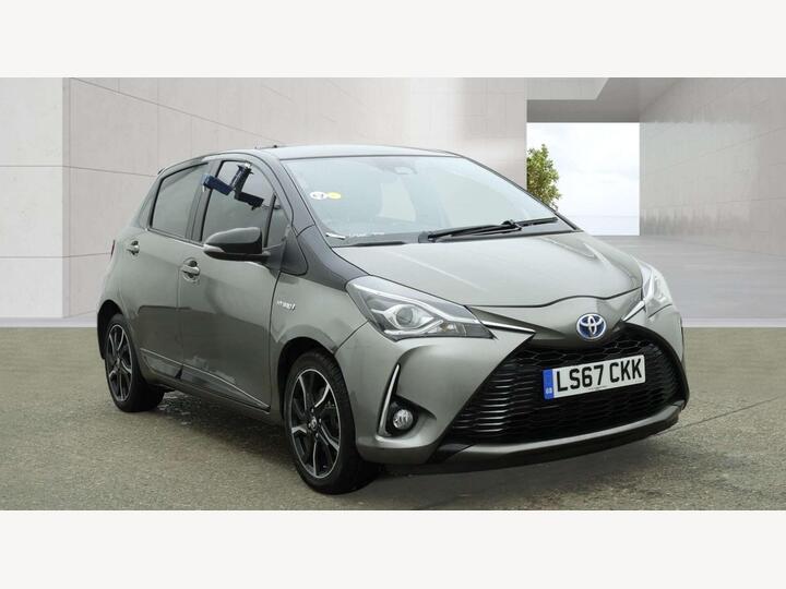 Toyota Yaris 1.5 VVT-h Blue Bi-Tone E-CVT Euro 6 (s/s) 5dr