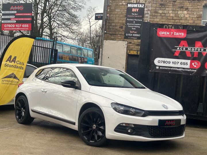 Volkswagen Scirocco 2.0 TDI BlueMotion Tech GT Euro 5 (s/s) 3dr