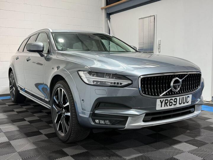 Volvo V90 Cross Country 2.0 D4 Plus Auto AWD Euro 6 (s/s) 5dr