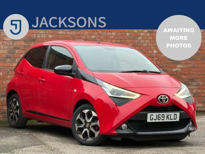 Toyota AYGO 1.0 VVT-i X-trend Funroof X-shift Euro 6 5dr Toyota AYGO 1.0 VVT-i X-trend Funroof X-shift Euro 6 5dr