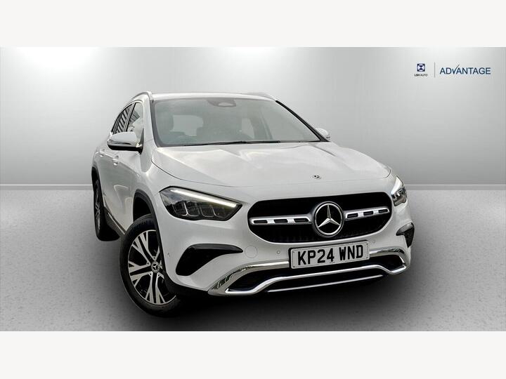 Mercedes-Benz GLA Class 2.0 GLA200d Sport (Executive) 8G-DCT Euro 6 (s/s) 5dr Mercedes-Benz GLA Class 2.0 GLA200d Sport (Executive) 8G-DCT Euro 6 (s/s) 5dr