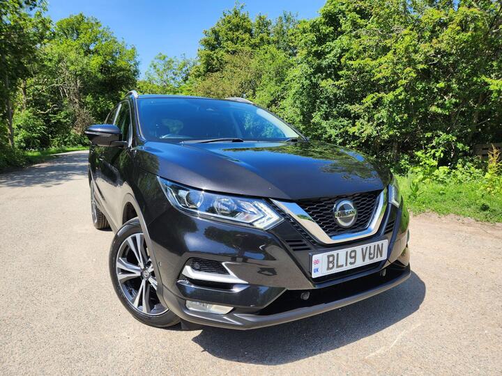 Nissan Qashqai 1.3 DIG-T N-Connecta Euro 6 (s/s) 5dr
