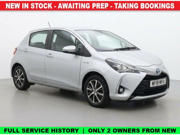 Toyota YARIS 1.5 VVT-h Icon Tech E-CVT Euro 6 (s/s) 5dr