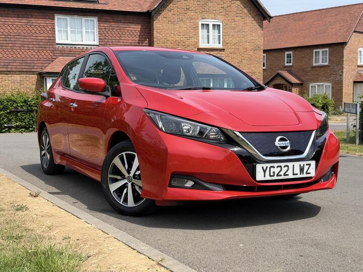 Nissan Leaf 40kWh Acenta Auto 5dr Nissan Leaf 40kWh Acenta Auto 5dr