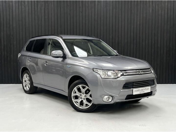 Mitsubishi Outlander 2.0h 12kWh GX4hs CVT 4WD Euro 5 (s/s) 5dr Mitsubishi Outlander 2.0h 12kWh GX4hs CVT 4WD Euro 5 (s/s) 5dr