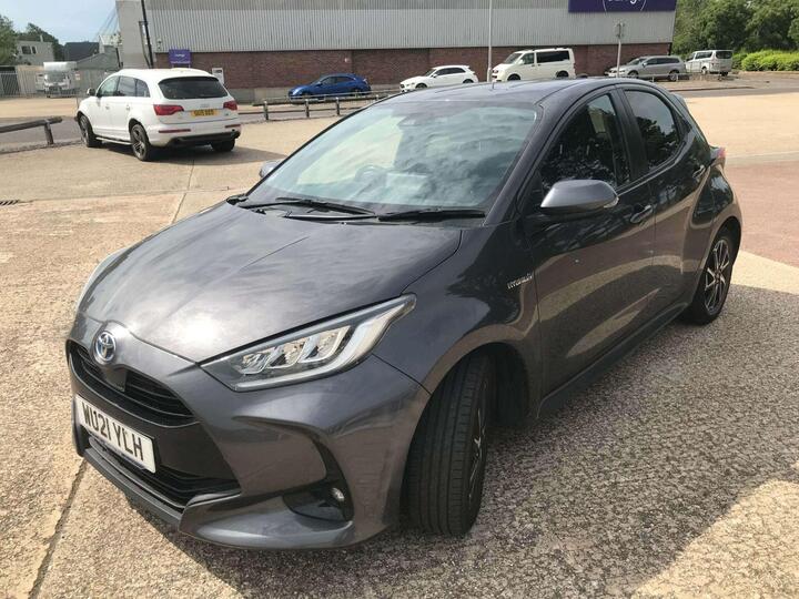 Toyota Yaris 1.5 VVT-h Design E-CVT Euro 6 (s/s) 5dr