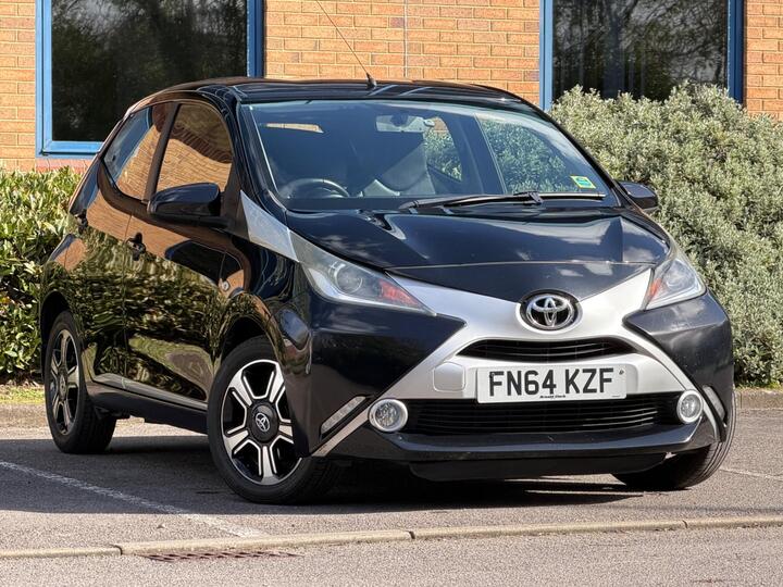 Toyota AYGO 1.0 VVT-i X-clusiv Euro 5 5dr Euro 5 Toyota AYGO 1.0 VVT-i X-clusiv Euro 5 5dr Euro 5