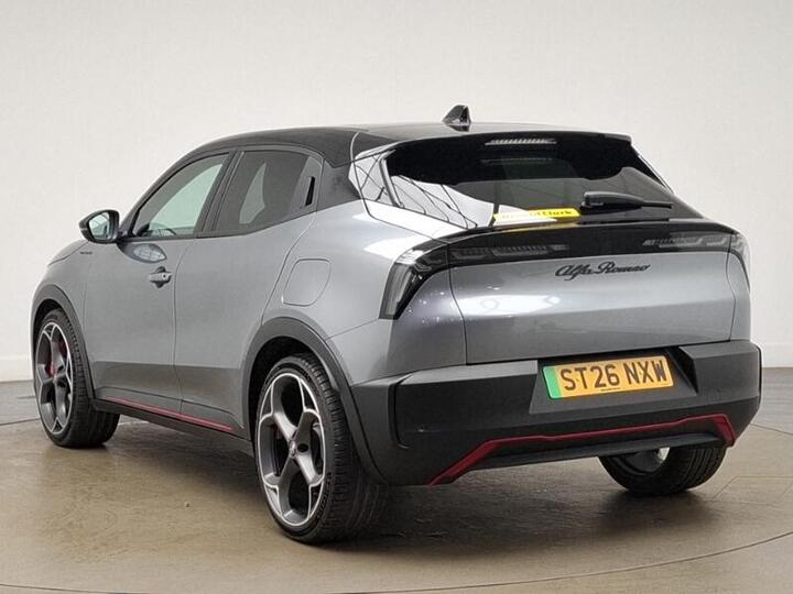 Alfa Romeo Junior 54kWh Elettrica Veloce Auto 5dr