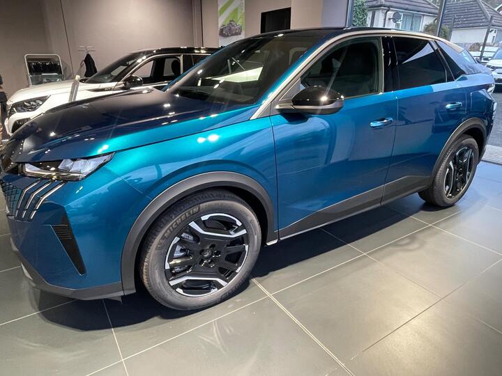 Peugeot E-3008 73kWh Allure Auto 5dr