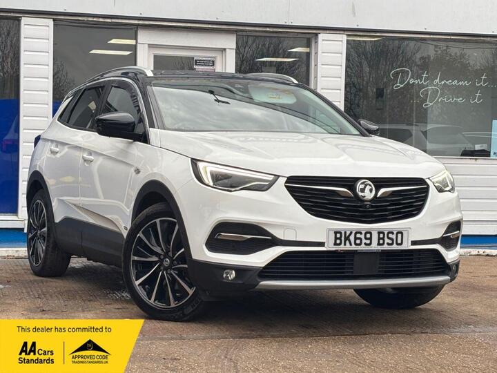 Vauxhall GRANDLAND X 1.6 13.2kWh Ultimate Nav Auto 4WD Euro 6 (s/s) 5dr Hybrid4 Vauxhall GRANDLAND X 1.6 13.2kWh Ultimate Nav Auto 4WD Euro 6 (s/s) 5dr Hybrid4