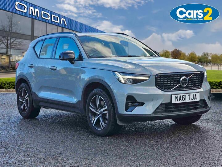 Volvo XC40 2.0 B4 MHEV Plus Dark DCT Auto Euro 6 (s/s) 5dr