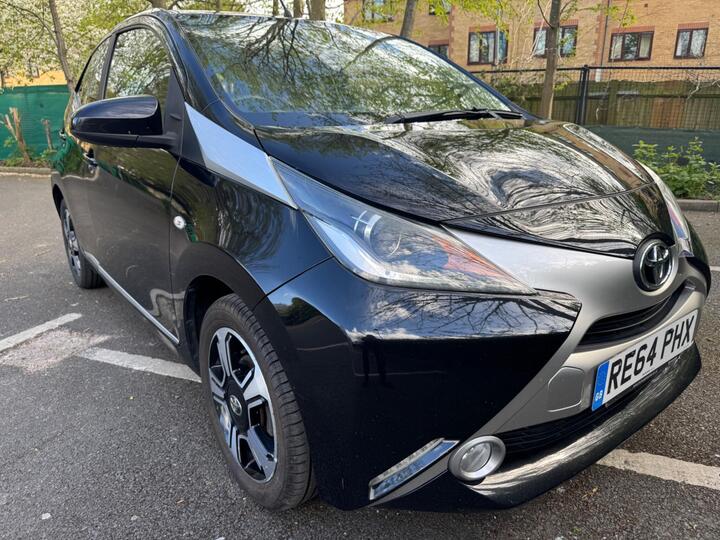 Toyota AYGO 1.0 VVT-i X-clusiv Euro 5 5dr Euro 5 Toyota AYGO 1.0 VVT-i X-clusiv Euro 5 5dr Euro 5
