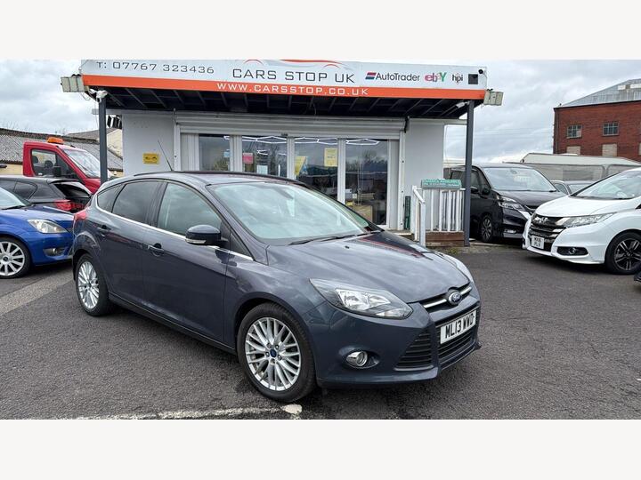 Ford Focus 1.0T EcoBoost Zetec Euro 5 (s/s) 5dr