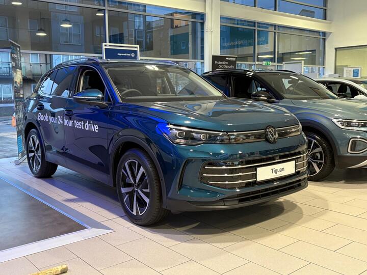 Volkswagen Tiguan 1.5 ETSI MHEV Elegance DSG Euro 6 (s/s) 5dr