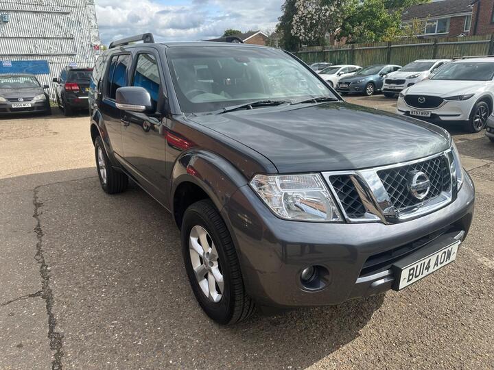 Nissan Pathfinder 2.5 DCi Acenta 4WD Euro 5 5dr Nissan Pathfinder 2.5 DCi Acenta 4WD Euro 5 5dr