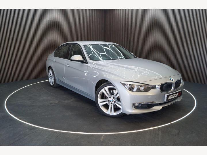 BMW 3 Series 3.0 330d Luxury Auto Euro 5 (s/s) 4dr