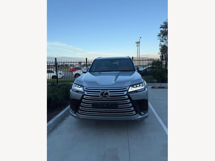 Lexus LX 600 Sport Luxury