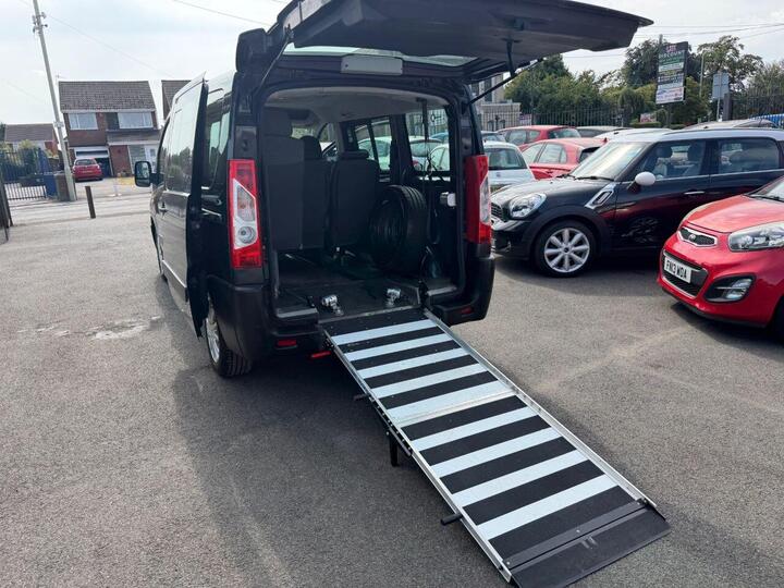 Peugeot EXPERT TEPEE 2.0 HDi Comfort L1 5dr (5/6 Seats)