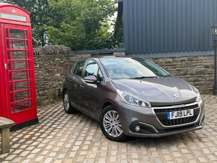 Peugeot 208 1.2 PureTech Signature Euro 6 (s/s) 5dr