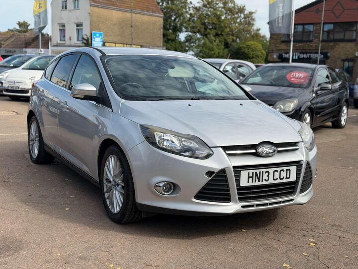 Ford FOCUS 1.0T EcoBoost Zetec Euro 5 (s/s) 5dr