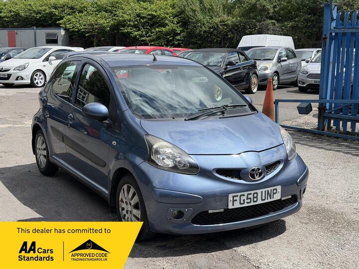 Toyota AYGO 1.0 VVT-i Blue MultiMode Euro 4 5dr Toyota AYGO 1.0 VVT-i Blue MultiMode Euro 4 5dr