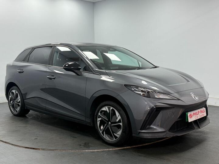 MG MG4 64kWh SE Long Range Auto 5dr