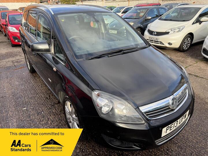Vauxhall Zafira 1.7 CDTi EcoFLEX Design Euro 5 5dr (SNav) Vauxhall Zafira 1.7 CDTi EcoFLEX Design Euro 5 5dr (SNav)