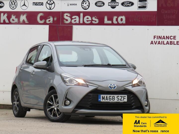 Toyota YARIS 1.5 VVT-h Icon Tech E-CVT Euro 6 (s/s) 5dr